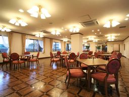 明るいダイニングスペース