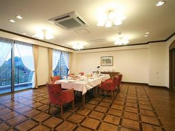 明るいダイニングルーム