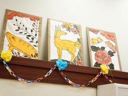 手作り感あふれる壁掛けアート