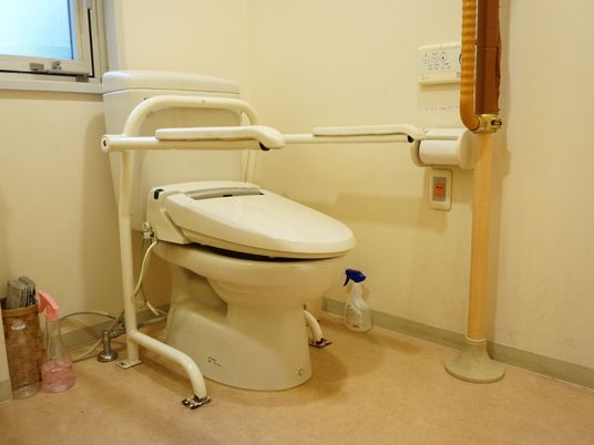 手すり付きトイレ設備