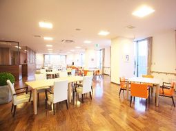 明るいダイニングスペース