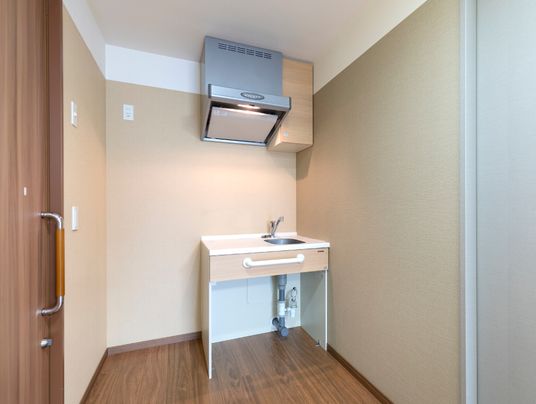 洗面台のある明るい居室