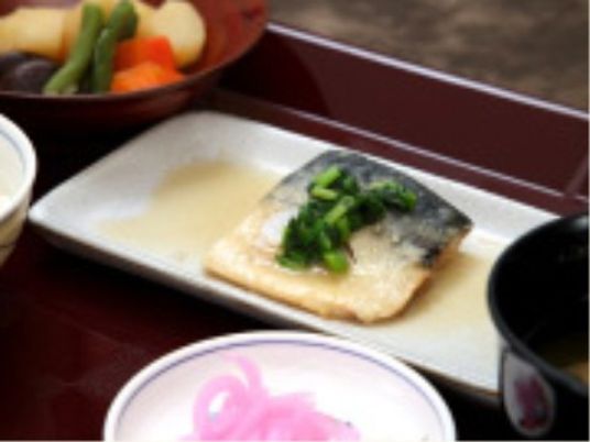 和風の食事風景