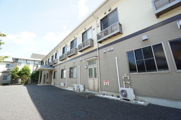 清潔な外観の建物