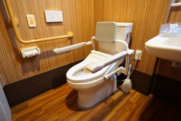 バリアフリーのトイレ設備