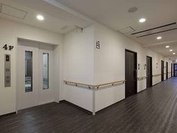 綺麗な施設の廊下
