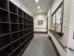 廊下の清潔な風景