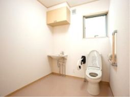 清潔なトイレの空間