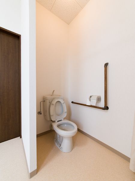 手すり付きトイレ空間