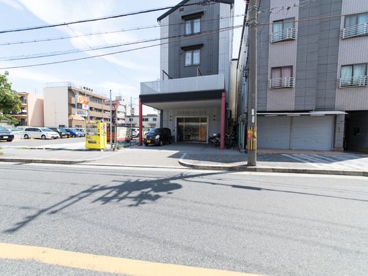 都市型施設の外観