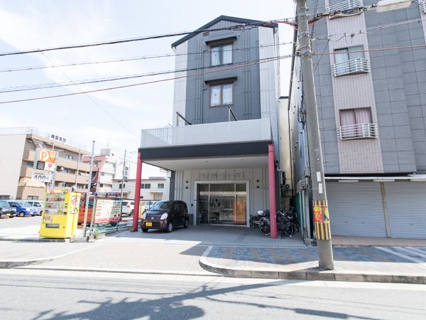 エントランスと街並み
