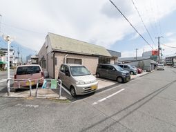町並みに溶け込む建物外観