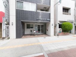 明るいエントランス風景