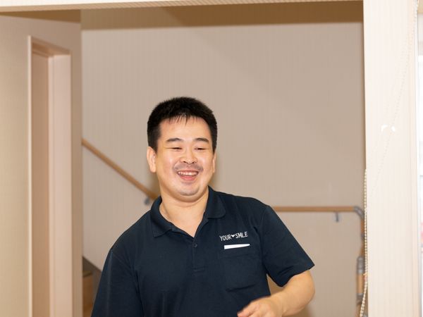 明るい表情のスタッフ