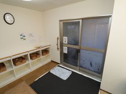 整然とした居室の一角
