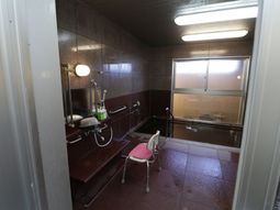 設備が整った清潔な浴室