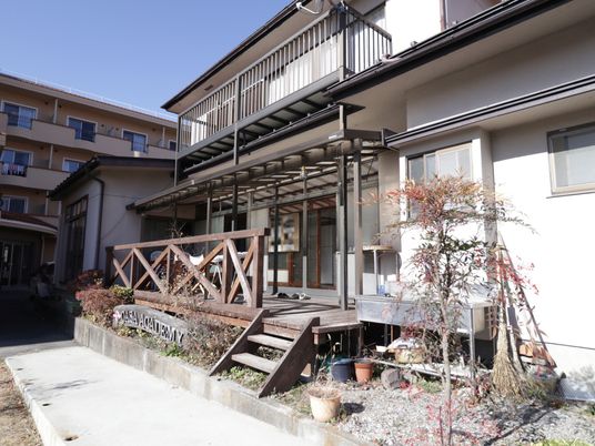 暖かな日差しの中庭