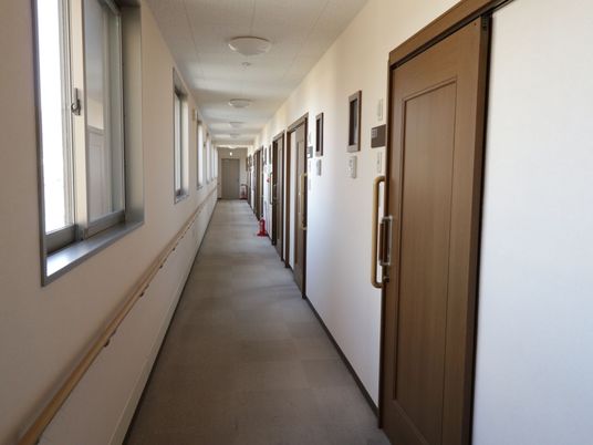 清潔な廊下の光景