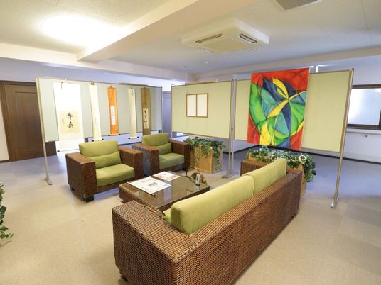 明るいラウンジスペース設置