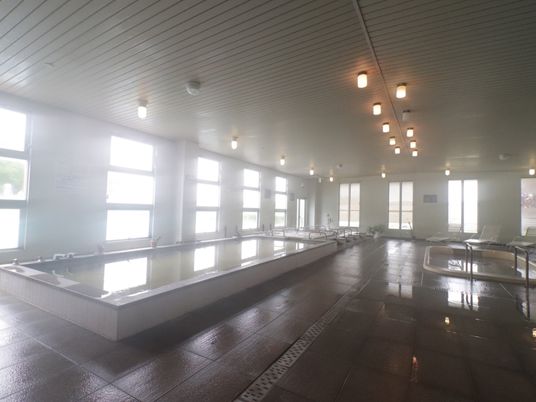 広々とした浴室