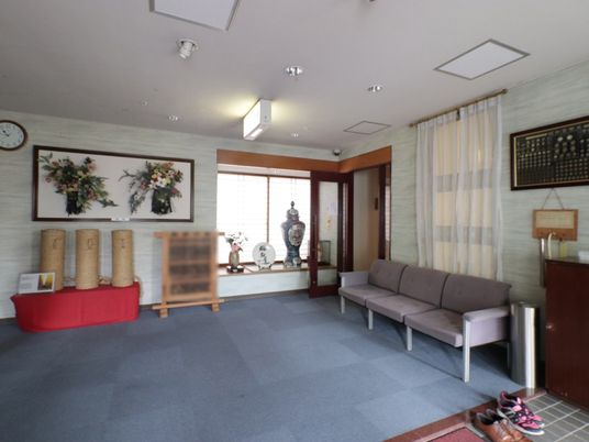和風の落ち着いたロビー
