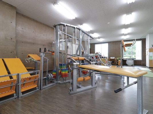 充実した器具の機能訓練室