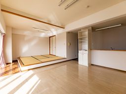 明るい和室の空間