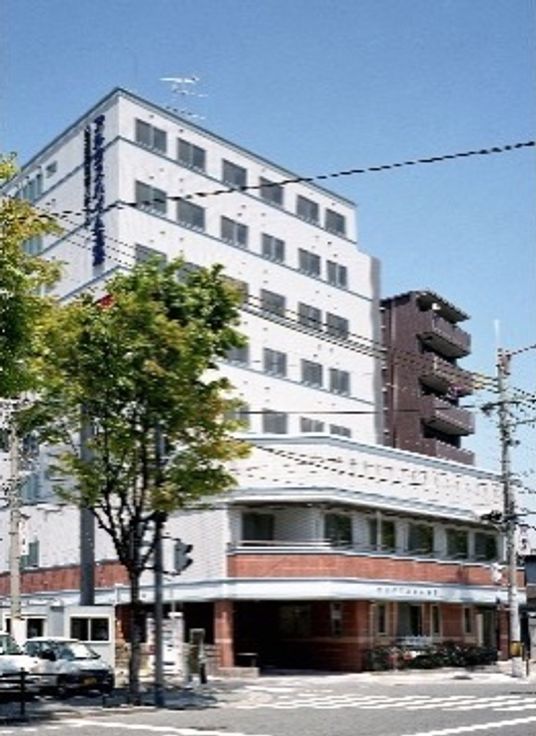 多階層のモダンな建物