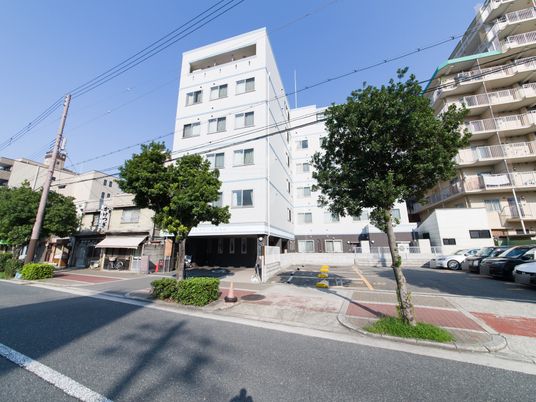 都市型施設の外観