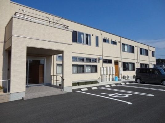 清潔な施設の外観