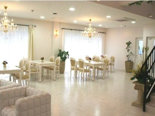 明るいダイニングスペース