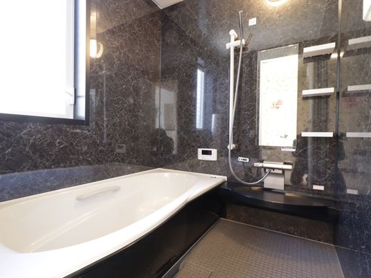 高級感のある浴室