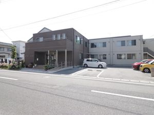 建物の正面外観