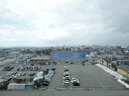 都市の広がりを望む眺望