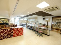 広々とした明るいダイニング