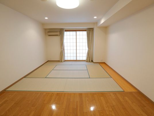 清潔感のある広々とした和室