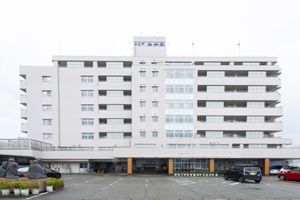 清潔感のある建物エントランス