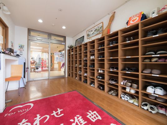玄関ホールの靴棚