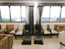 リハビリ機器のある部屋