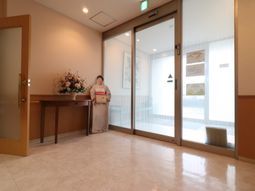 明るく清潔なエントランス