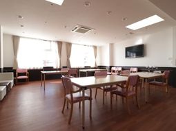 ゆったりとした食堂スペース