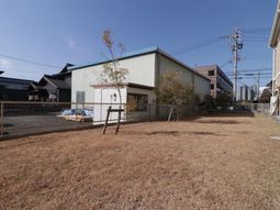 広々とした中庭の様子