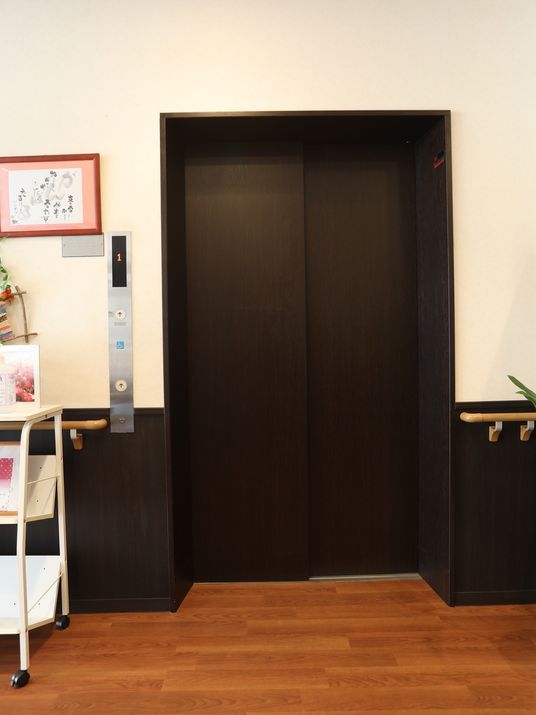 木製の収納棚