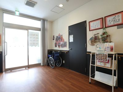エントランスに設置された車椅子