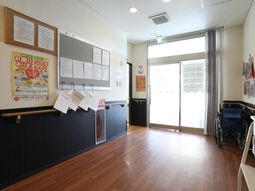 廊下の情報掲示コーナー