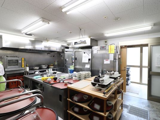 清潔感ある広々キッチン