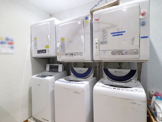 洗濯機が並ぶ設備