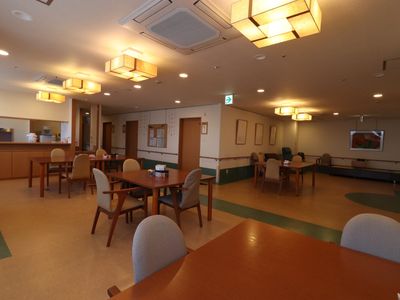 温もりあるダイニングスペース