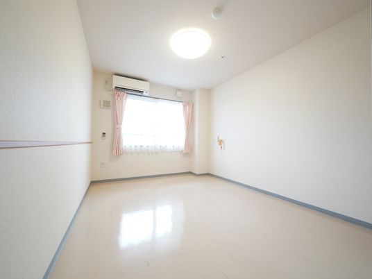 洋室風のきれいな部屋