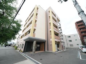 キレイな建物の外観